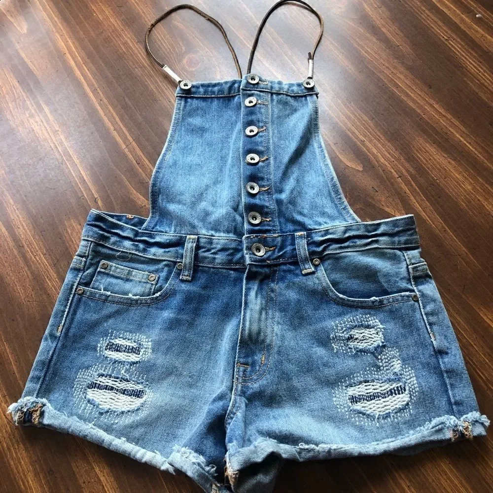 Forever 21 Distressed Size 24 Jean Short Bibs!